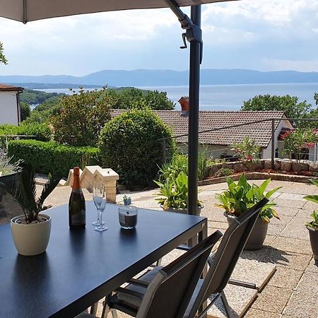 Divine View Apartma Njivice Exterior foto